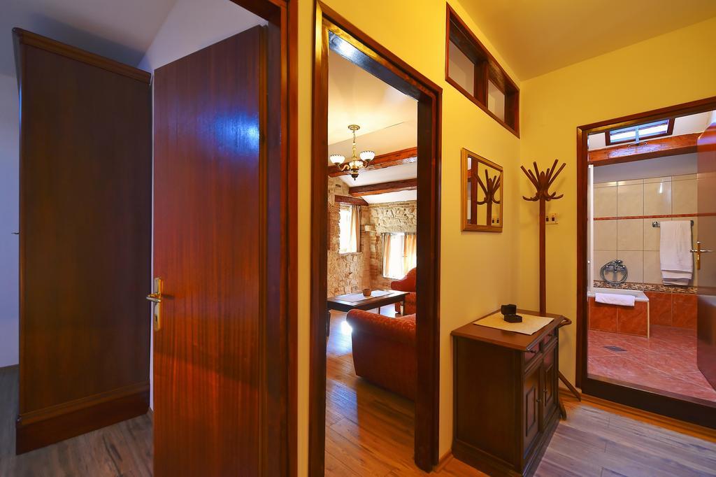 Antique Apartment Arsenale Rovinj Eksteriør bilde